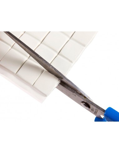 Sujetacosa masilla bostik blu tack...